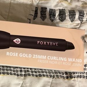 Foxy Bae curling wand